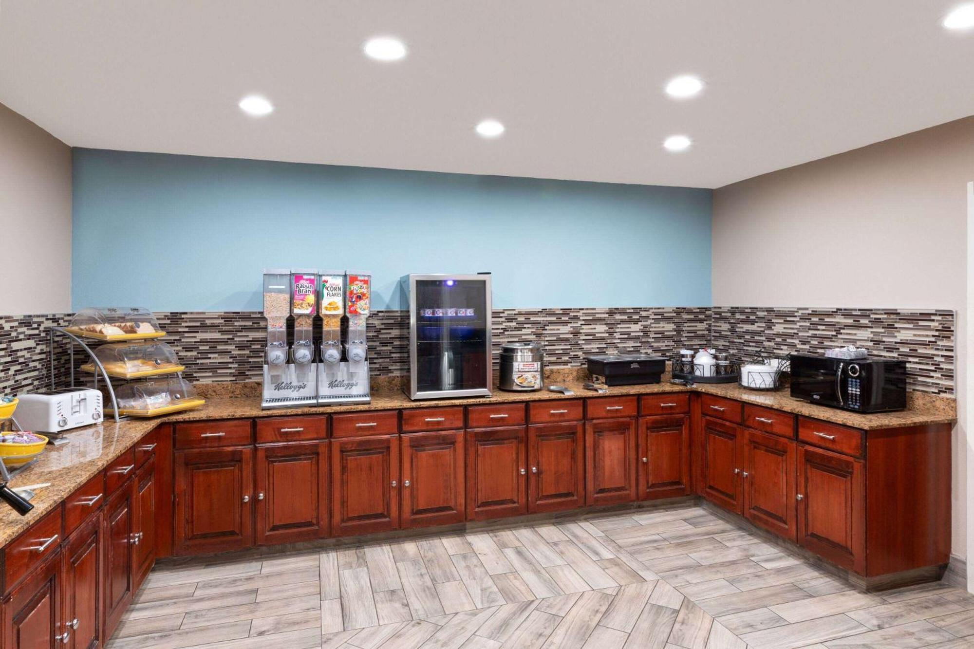 Super 8 By Wyndham Lubbock West Hotel Bagian luar foto