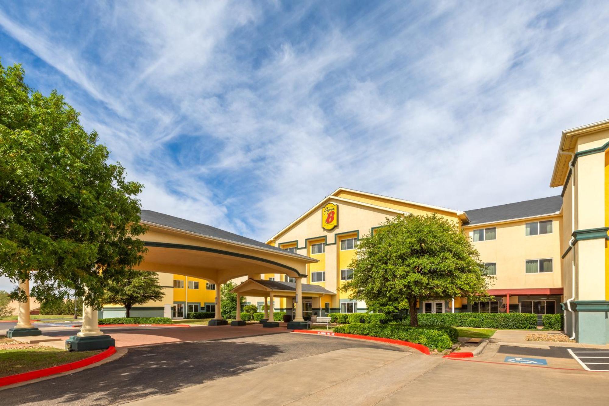Super 8 By Wyndham Lubbock West Hotel Bagian luar foto