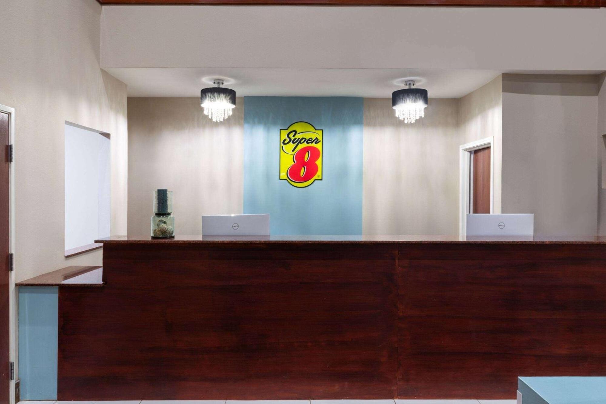 Super 8 By Wyndham Lubbock West Hotel Bagian luar foto