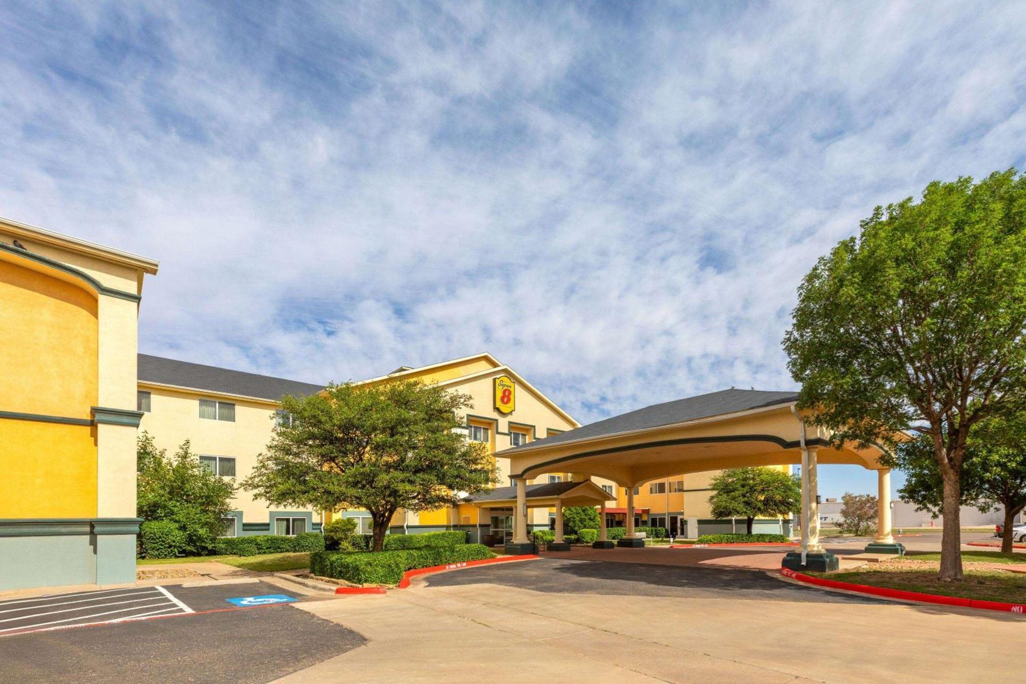 Super 8 By Wyndham Lubbock West Hotel Bagian luar foto