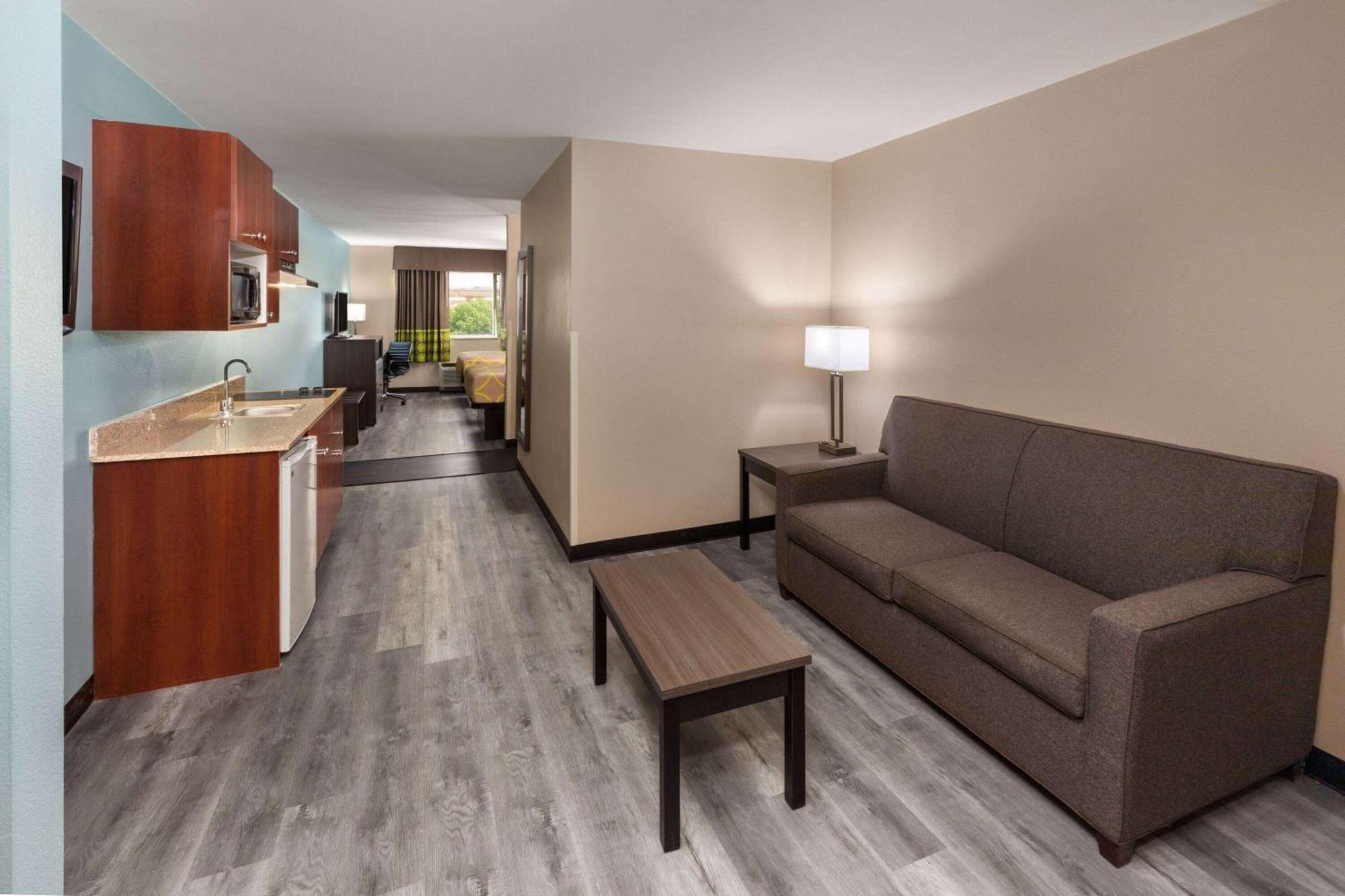 Super 8 By Wyndham Lubbock West Hotel Bagian luar foto